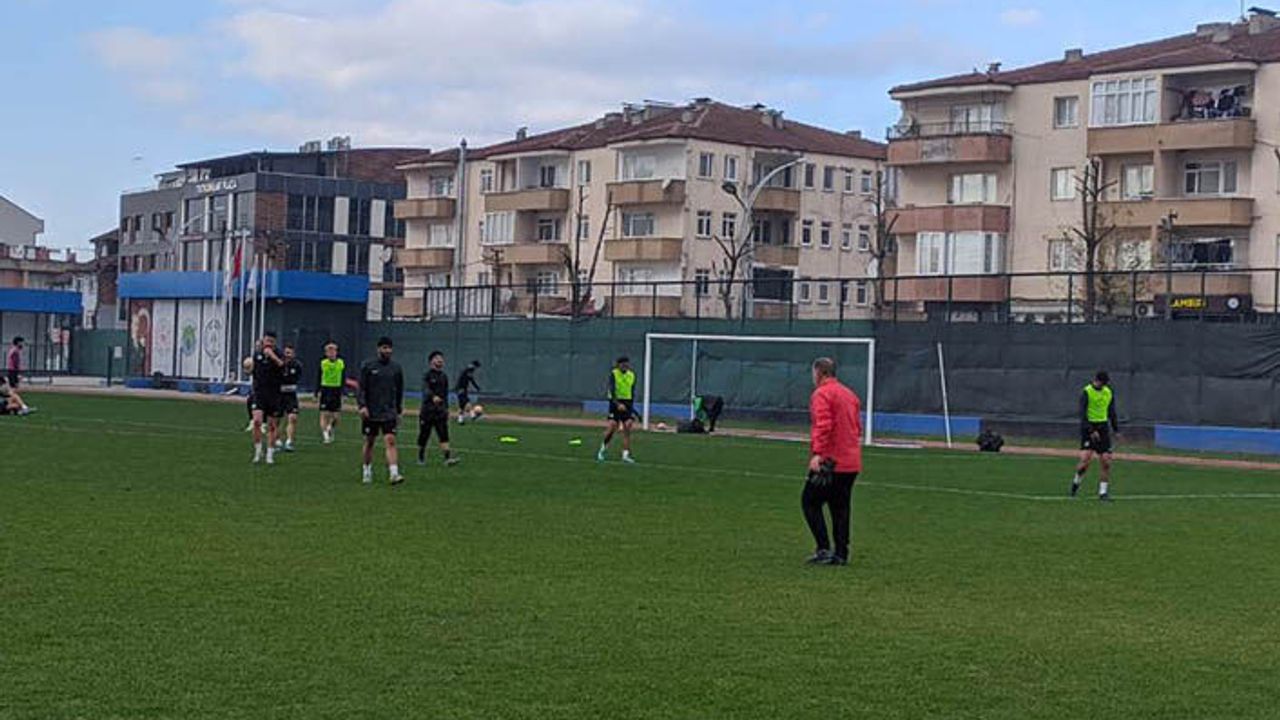 Yalova Yeşilovaspor Hazırlıklarını Sürdürüyor