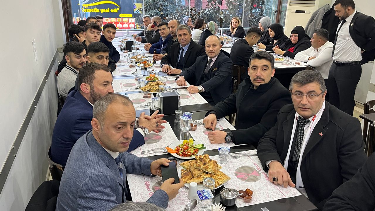 MHP Tuzla Teşkilatından Hendek’te İftar Molası