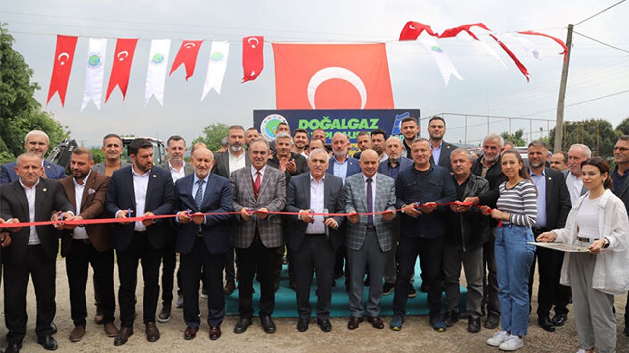 Hendek’te 7 Mahalle Daha Doğalgaza Kavuşuyor, İlk Kepçe Vuruldu