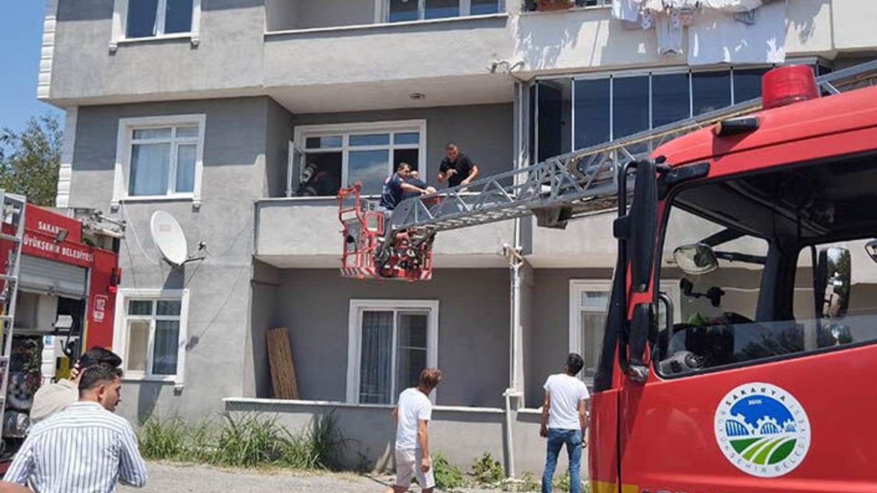 Hendek’te Üç Katlı Binanın İkinci Katında Yangın Çıktı