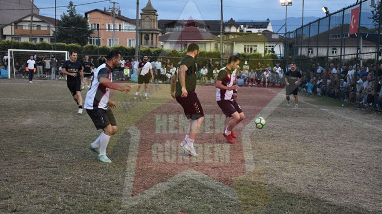 Kayalar Uzatmada Kazanıp Finale Adını Yazdırdı