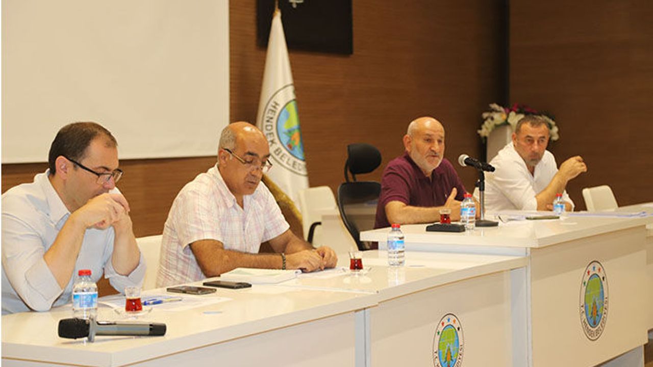 Hendek Belediyesi İşyerlerinin Kiralama İhalesi Yapıldı