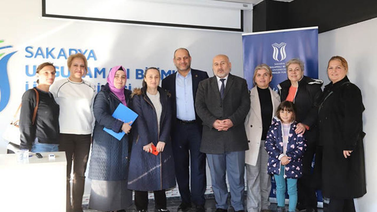 Hendek’te 34 Yaş Ve Üzeri Kadınlar İçin Eğitim Fırsatları Semineri Gerçekleşti