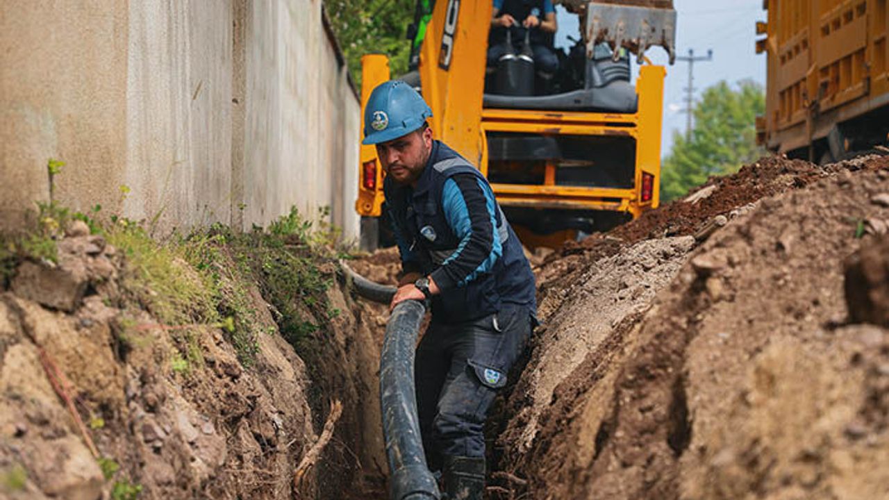 Hendek Uzunçarşı’nın 2 kilometrelik içme suyu altyapısı yenileniyor