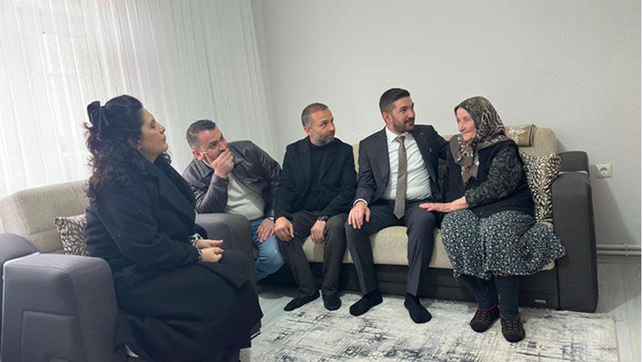 Anneler Günü’nde Anahtar Parti’den Anlamlı Ziyaret