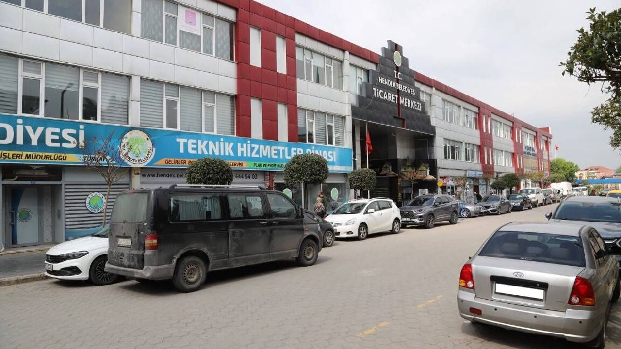 Semt Pazarı Ticaret Merkezinde