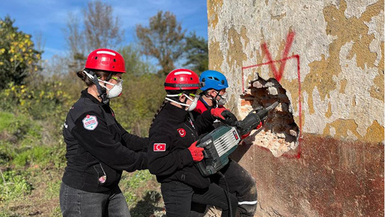 SAKE, Hendek İkbaliye Köyü’nde Deprem Tatbikatı Gerçekleştirdi