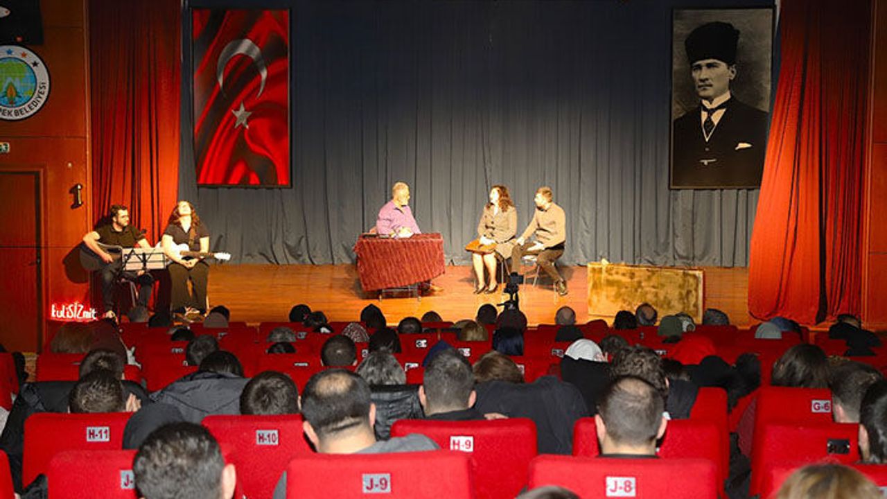 Hayrola Karyola’ Adlı Tiyatro Oyununa Büyük İlgi