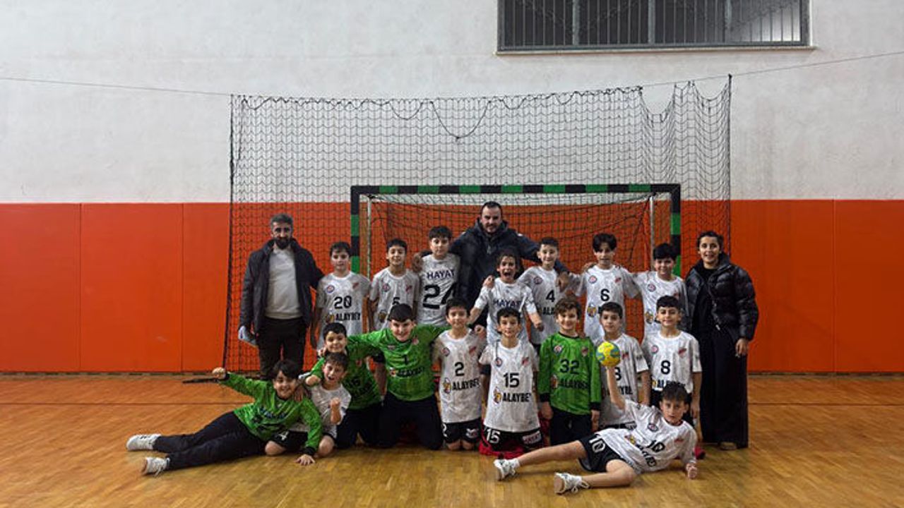 Sakarya Küçük Erkekler Hentbol Müsabakaları Başladı