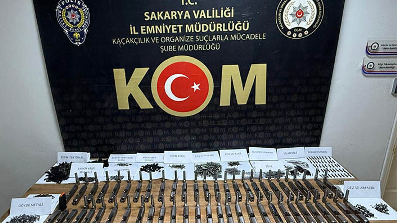 Hendek’te 1460 Adet Kaçak Silah Parçası Ele Geçirildi