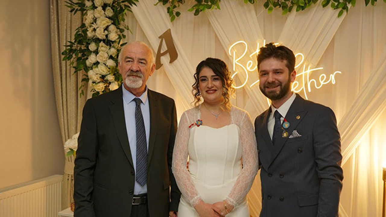 Karakaş Ailesinin Mutlu Günü: Kadir ve Ayşegül Nişanlandı