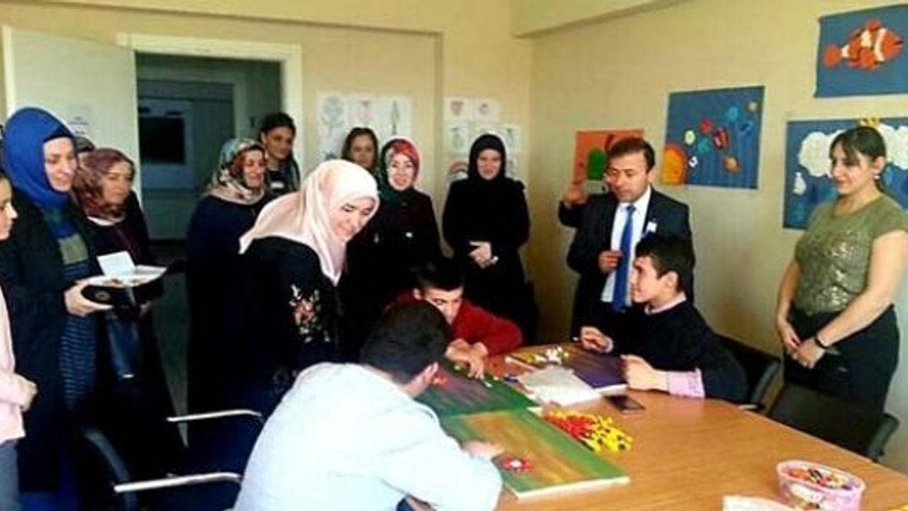 KADIN KOLLARI BAŞKANI ÖZEL EĞİTİM İŞ UYGULAMA OKULUNU ZİYARET ETTİ