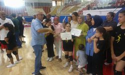 Kuşaklararası Voleybol Etkinliği Düzenlendi