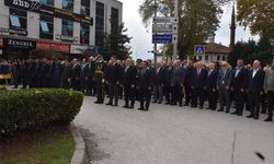 Hendek’te Cumhuriyet Bayramı Etkinlikleri Çelenk Töreni ile Başladı