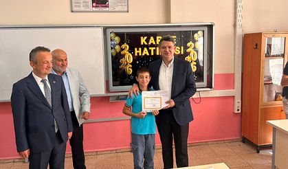 Hendek’te Karne Sevinci, Kaymakam ve Belediye Başkanı Öğrencilerle Bir Araya Geldi