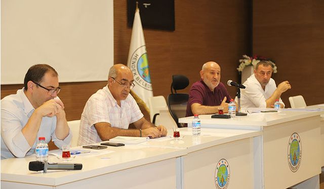 Hendek Belediyesi İşyerlerinin Kiralama İhalesi Yapıldı