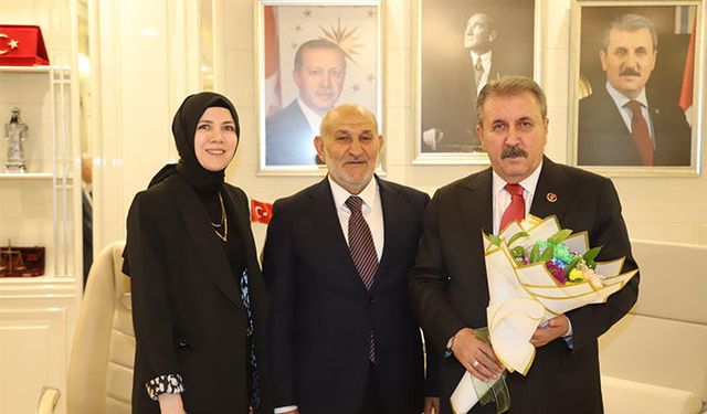 Büyük Birlik Partisi (BBP) Genel Başkanı Mustafa Destici Sakarya’da