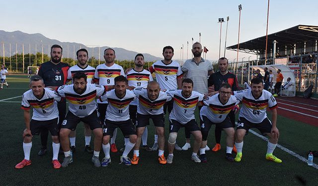 Alaybey Lokantası 4 Gollü Beraberlikle Gruplardan Çıktı