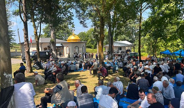 725. Şeyh İzzettin İsmail Anma ve Hacet Bayramı Programı Gerçekleştirildi