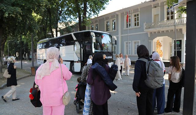 Hendek Belediyesi Bu Yılda Binlerce Kadını Denizle Buluştu