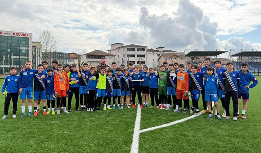 Hendekspor’da 23 Nisan Kutlaması