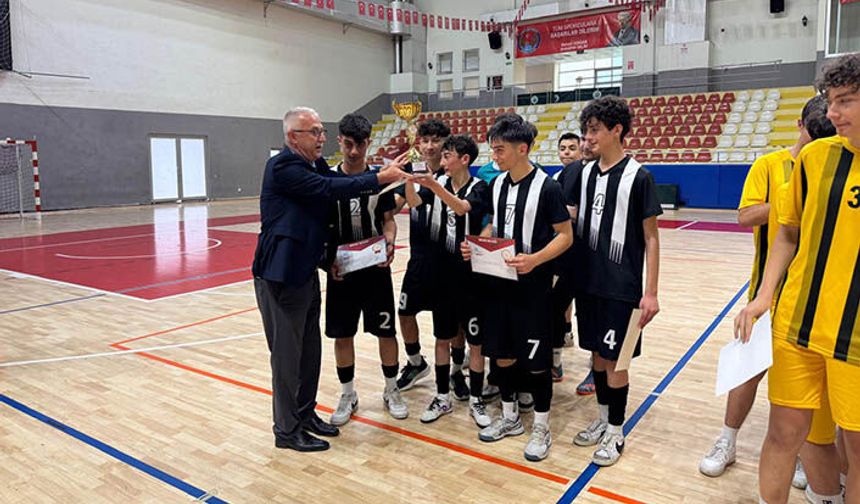 Genç Erkekler B Futsal İlçe Birinciliği Sona Erdi