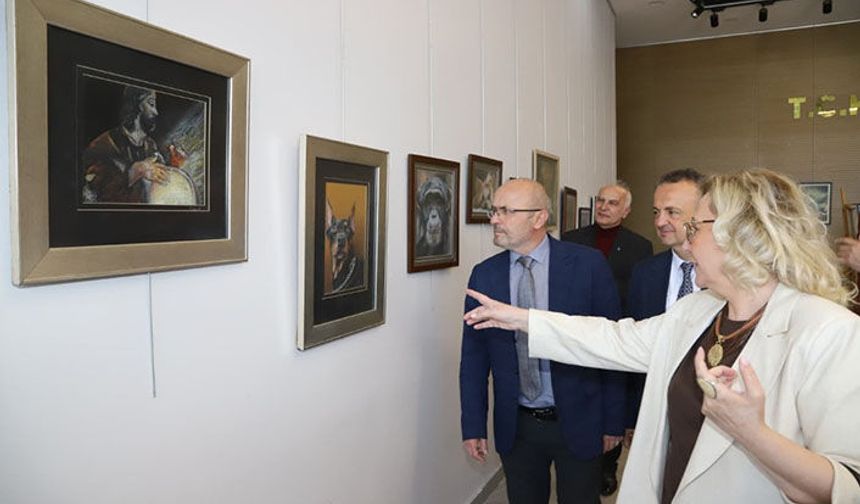 Zehra Çalışal Resim Sergisi Sanatseverlerle Buluştu