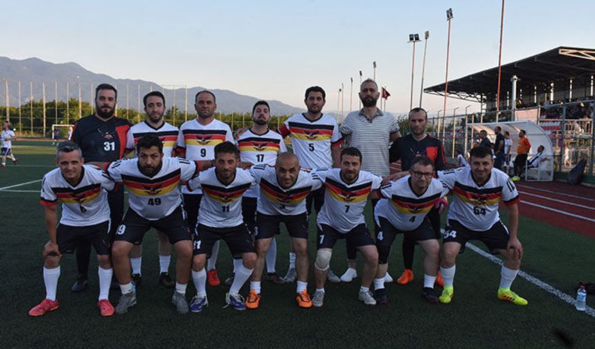 Alaybey Lokantası 4 Gollü Beraberlikle Gruplardan Çıktı