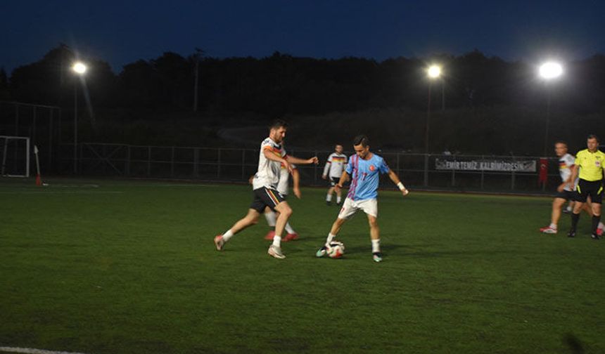 Kırktepe Muhtarlığı 4 Golle Yarı Finalde