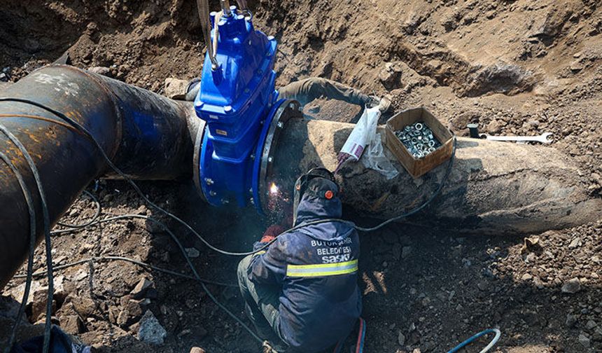 Yeni pompa sistemi ile Hendek’e saniyede 390 litre su iletilmeye başlandı