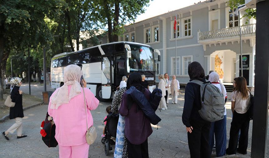 Hendek Belediyesi Bu Yılda Binlerce Kadını Denizle Buluştu