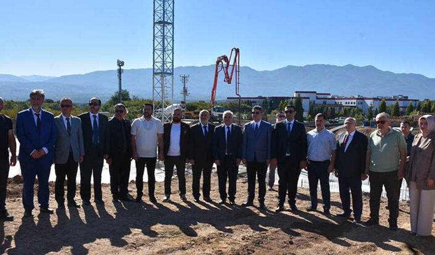 Hendek Protokolü Adalet Sarayı İnşaat Alanında İncelemelerde Bulundu