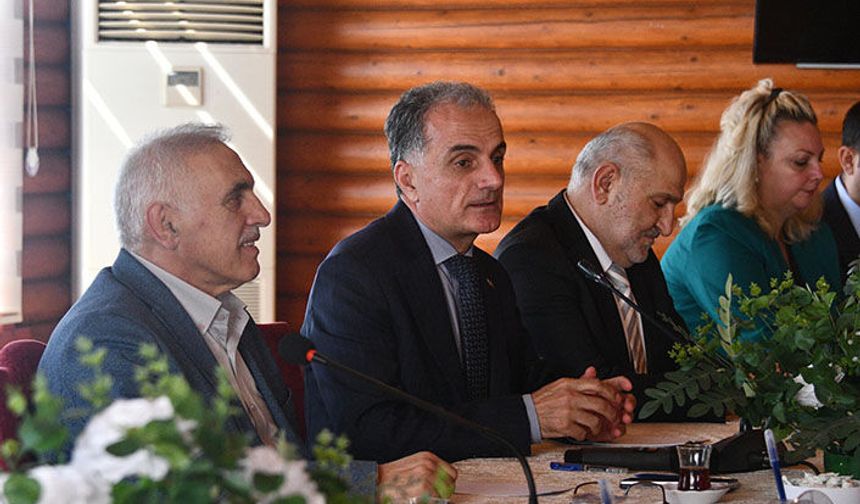 SAU Senatosu Hendek'te Toplandı