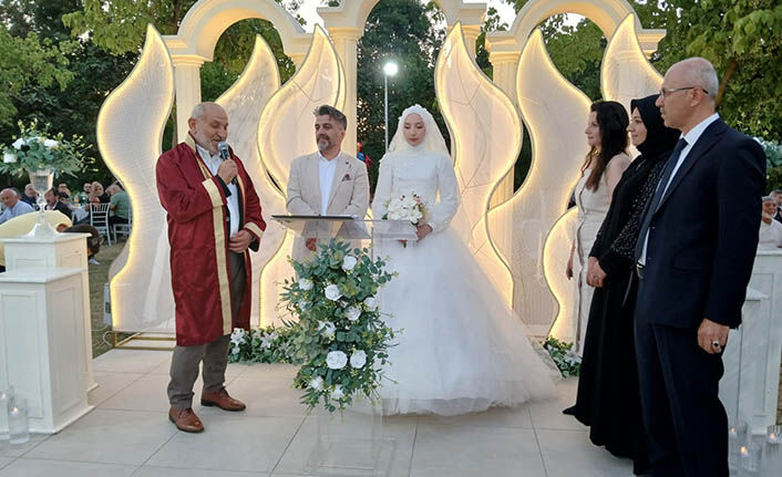 Eğitimcilerden Muhteşem Kır Düğünü